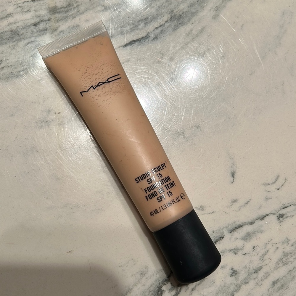 STUDIO SCULPT SPF 15 FOUNDATION